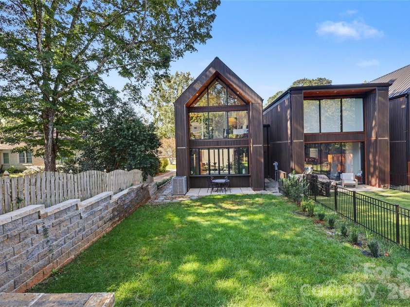 5447 Topping Place, Charlotte, NC 28209.  MLS# CAR4429089, YatesRealty ID 36246. 