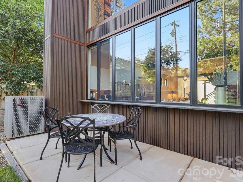 5447 Topping Place, Charlotte, NC 28209.  MLS# CAR4429089, YatesRealty ID 36246. Back patio