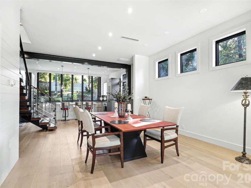 5447 Topping Place, Charlotte, NC 28209.  MLS# CAR4429089, YatesRealty ID 36246. Dining Area