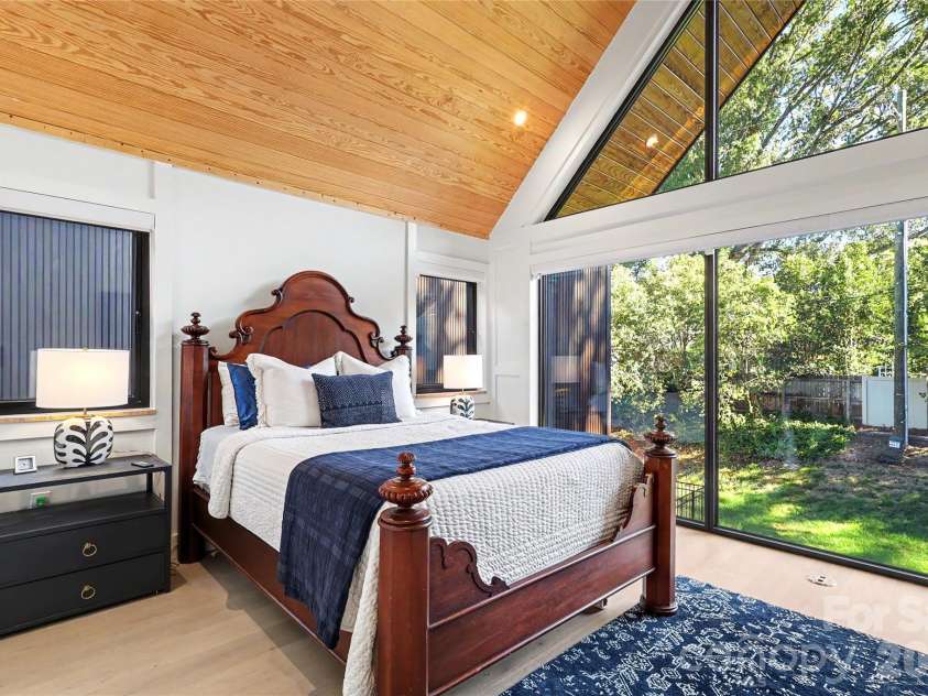 5447 Topping Place, Charlotte, NC 28209.  MLS# CAR4429089, YatesRealty ID 36246. Primary Bedroom