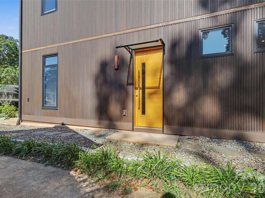 5447 Topping Place, Charlotte, NC 28209.  MLS# CAR4429089, YatesRealty ID 36246. Side door