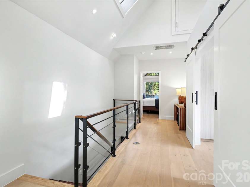5447 Topping Place, Charlotte, NC 28209.  MLS# CAR4429089, YatesRealty ID 36246. Upstairs Hallway