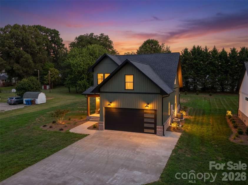 75 2nd Avenue, Taylorsville, NC 28681.  MLS# CAR4394328, YatesRealty ID 36247. 