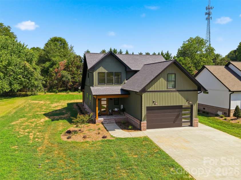 75 2nd Avenue, Taylorsville, NC 28681.  MLS# CAR4394328, YatesRealty ID 36247. 