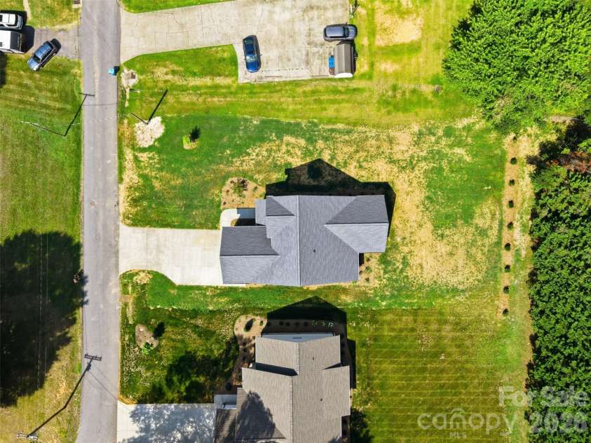 75 2nd Avenue, Taylorsville, NC 28681.  MLS# CAR4394328, YatesRealty ID 36247. 