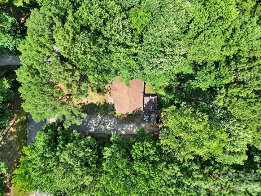 123 Greentree Drive, Mooresville, NC 28117.  MLS# CAR4392693, YatesRealty ID 36248. 