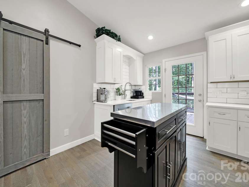 123 Greentree Drive, Mooresville, NC 28117.  MLS# CAR4392693, YatesRealty ID 36248. Kitchen