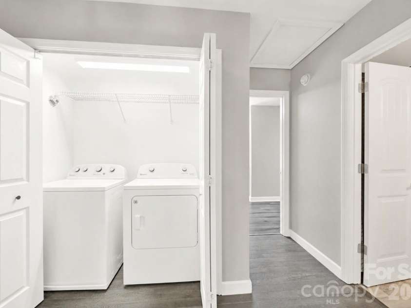 123 Greentree Drive, Mooresville, NC 28117.  MLS# CAR4392693, YatesRealty ID 36248. Laundry