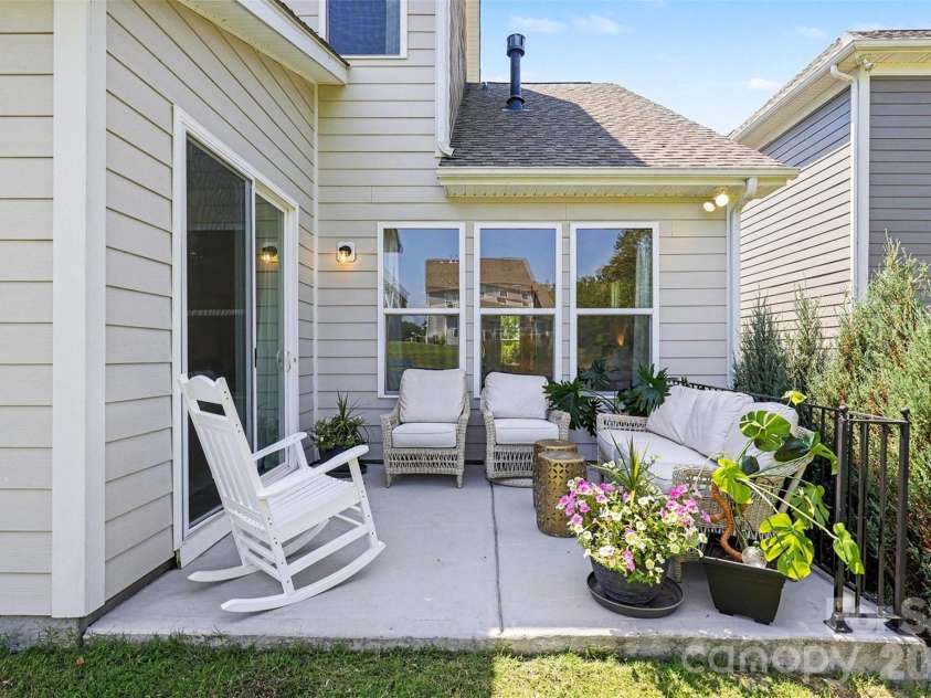 15228 Shallow Ridge Road, Charlotte, NC 28278.  MLS# CAR4393956, YatesRealty ID 36249. Back Patio