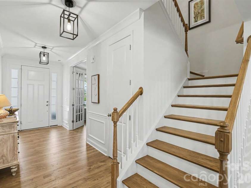 15228 Shallow Ridge Road, Charlotte, NC 28278.  MLS# CAR4393956, YatesRealty ID 36249. Foyer