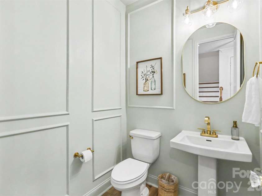 15228 Shallow Ridge Road, Charlotte, NC 28278.  MLS# CAR4393956, YatesRealty ID 36249. Half Bathroom