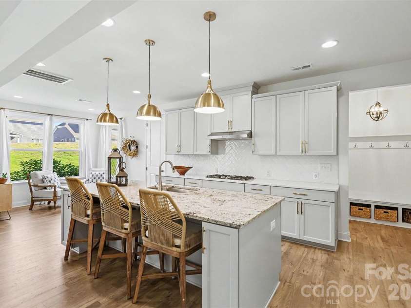 15228 Shallow Ridge Road, Charlotte, NC 28278.  MLS# CAR4393956, YatesRealty ID 36249. Kitchen