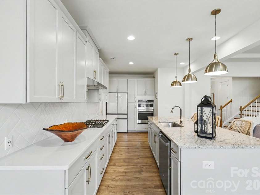 15228 Shallow Ridge Road, Charlotte, NC 28278.  MLS# CAR4393956, YatesRealty ID 36249. Kitchen