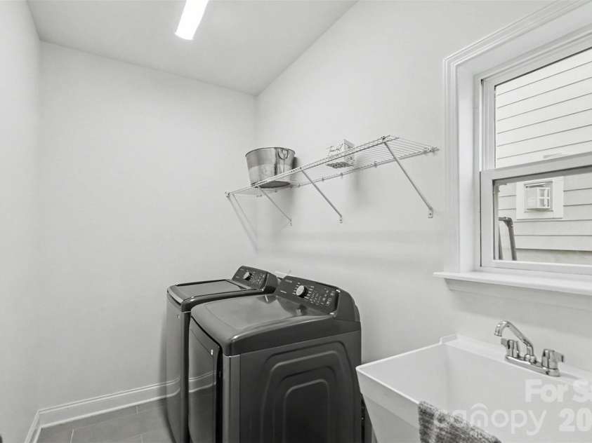 15228 Shallow Ridge Road, Charlotte, NC 28278.  MLS# CAR4393956, YatesRealty ID 36249. Laundry Room