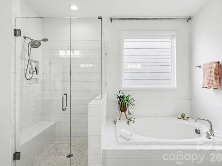 15228 Shallow Ridge Road, Charlotte, NC 28278.  MLS# CAR4393956, YatesRealty ID 36249. Primary Bathroom