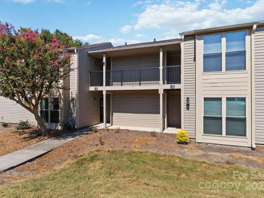 11001 Running Ridge Road, Charlotte, NC 28226.  MLS# CAR4304011, YatesRealty ID 3625. 