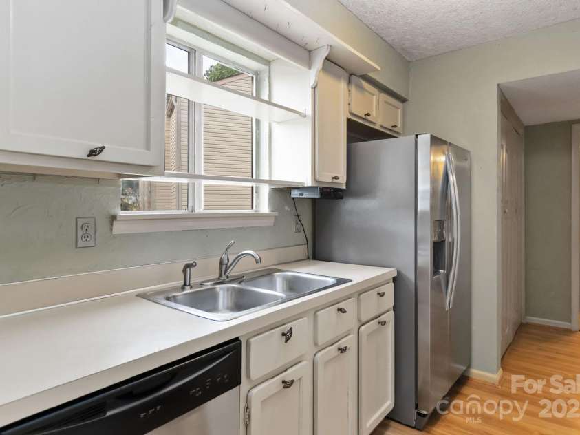 11001 Running Ridge Road, Charlotte, NC 28226.  MLS# CAR4304011, YatesRealty ID 3625. 