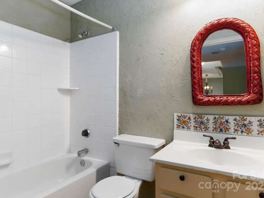 11001 Running Ridge Road, Charlotte, NC 28226.  MLS# CAR4304011, YatesRealty ID 3625. 