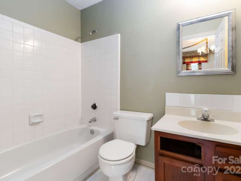 11001 Running Ridge Road, Charlotte, NC 28226.  MLS# CAR4304011, YatesRealty ID 3625. 