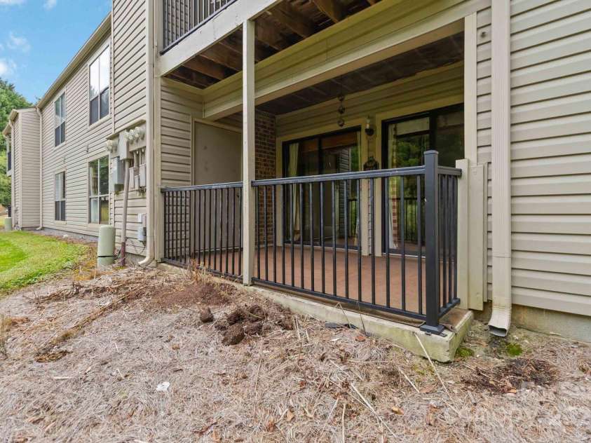 11001 Running Ridge Road, Charlotte, NC 28226.  MLS# CAR4304011, YatesRealty ID 3625. 