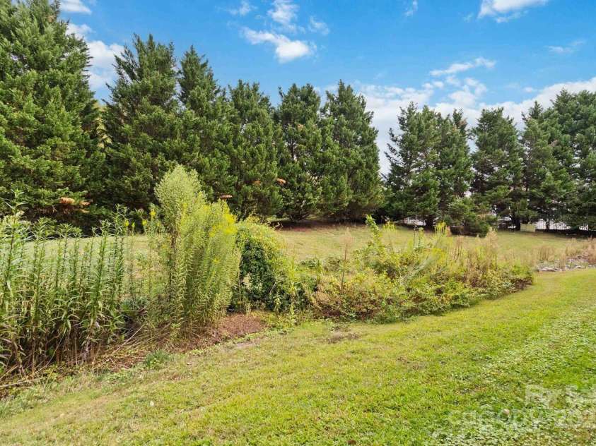 11001 Running Ridge Road, Charlotte, NC 28226.  MLS# CAR4304011, YatesRealty ID 3625. 
