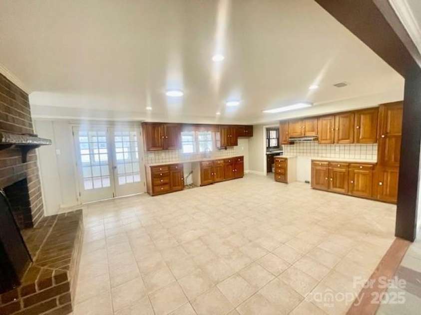 4220 Honeysuckle Road, Rock Hill, SC 29732.  MLS# CAR4225925, YatesRealty ID 3625. 