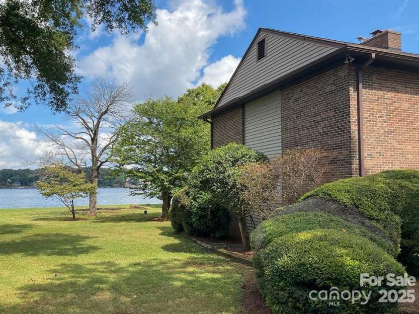 4220 Honeysuckle Road, Rock Hill, SC 29732.  MLS# CAR4225925, YatesRealty ID 3625. 