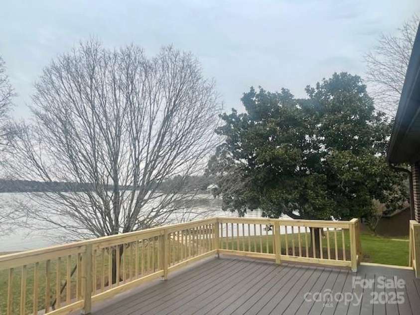 4220 Honeysuckle Road, Rock Hill, SC 29732.  MLS# CAR4225925, YatesRealty ID 3625. 