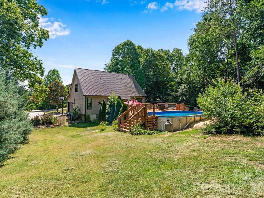 1915 Lynmore Drive, Sherrills Ford, NC 28673.  MLS# CAR4397837, YatesRealty ID 36252. Backyard
