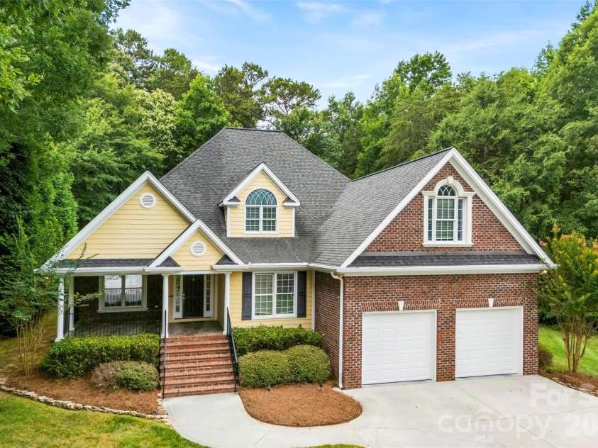 100 Jason Drive, Kings Mountain, NC 28086.  MLS# CAR4398566, YatesRealty ID 36253. 