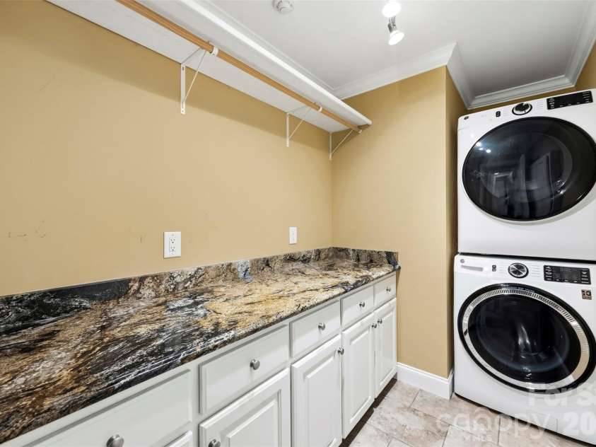 100 Jason Drive, Kings Mountain, NC 28086.  MLS# CAR4398566, YatesRealty ID 36253. 