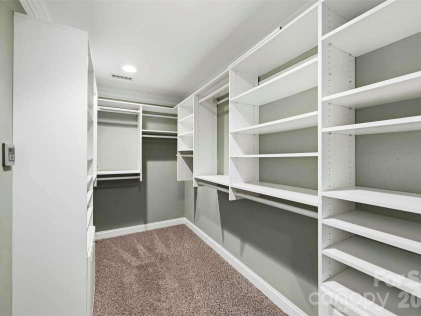100 Jason Drive, Kings Mountain, NC 28086.  MLS# CAR4398566, YatesRealty ID 36253. 