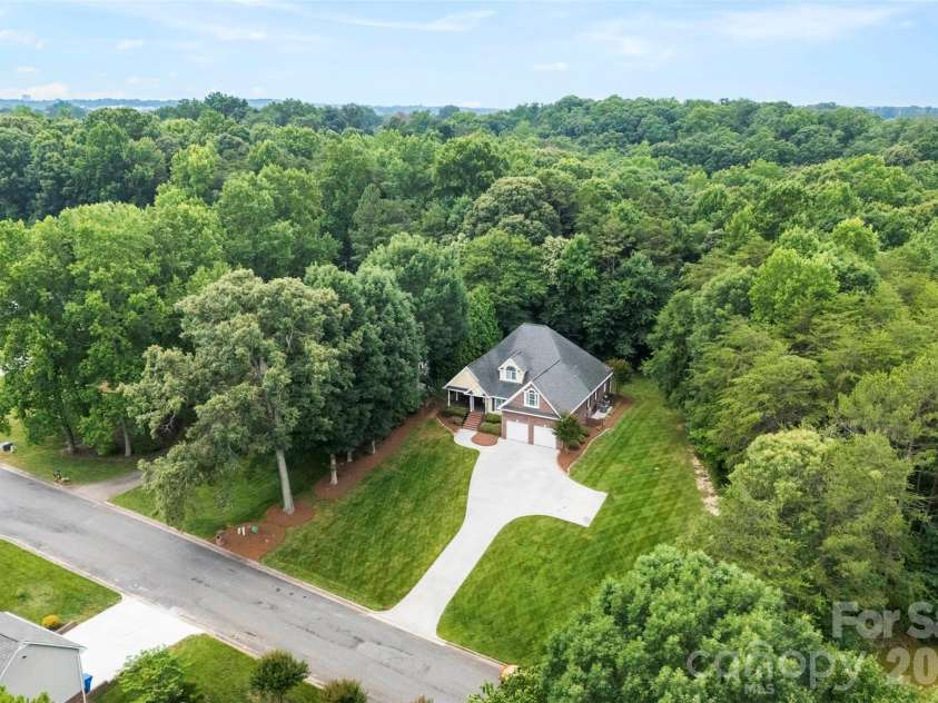 100 Jason Drive, Kings Mountain, NC 28086.  MLS# CAR4398566, YatesRealty ID 36253. 