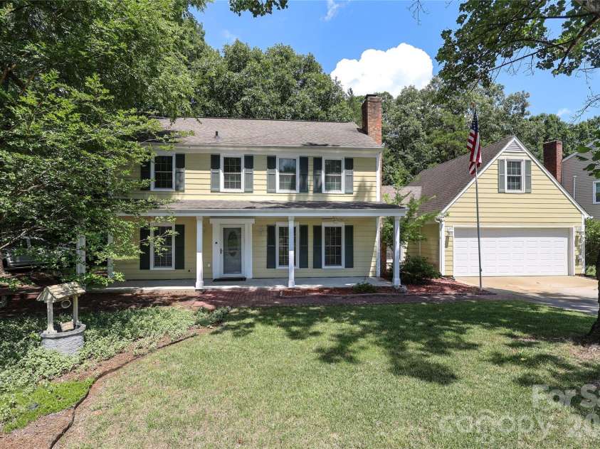 2248 Lawton Bluff Road, Charlotte, NC 28226.  MLS# CAR4399037, YatesRealty ID 36254. 