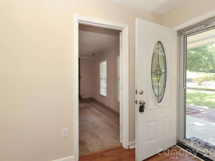 2248 Lawton Bluff Road, Charlotte, NC 28226.  MLS# CAR4399037, YatesRealty ID 36254. 