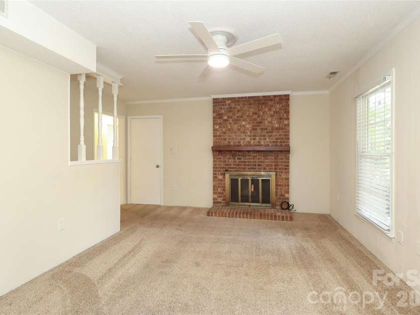 2248 Lawton Bluff Road, Charlotte, NC 28226.  MLS# CAR4399037, YatesRealty ID 36254. 