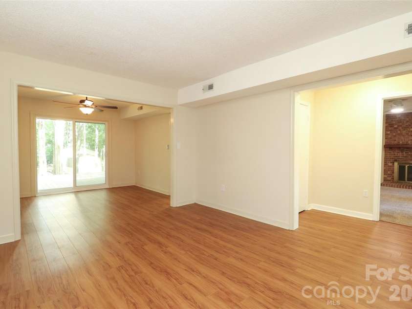 2248 Lawton Bluff Road, Charlotte, NC 28226.  MLS# CAR4399037, YatesRealty ID 36254. 