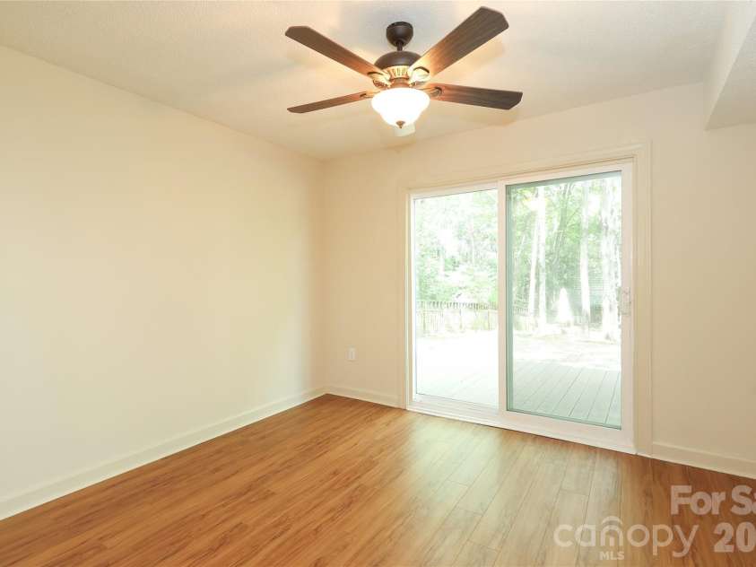 2248 Lawton Bluff Road, Charlotte, NC 28226.  MLS# CAR4399037, YatesRealty ID 36254. 