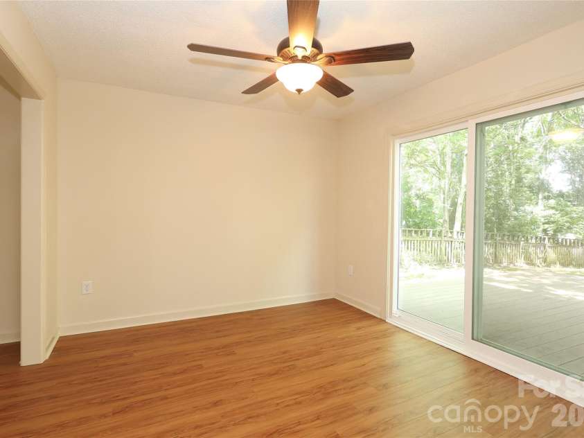 2248 Lawton Bluff Road, Charlotte, NC 28226.  MLS# CAR4399037, YatesRealty ID 36254. 