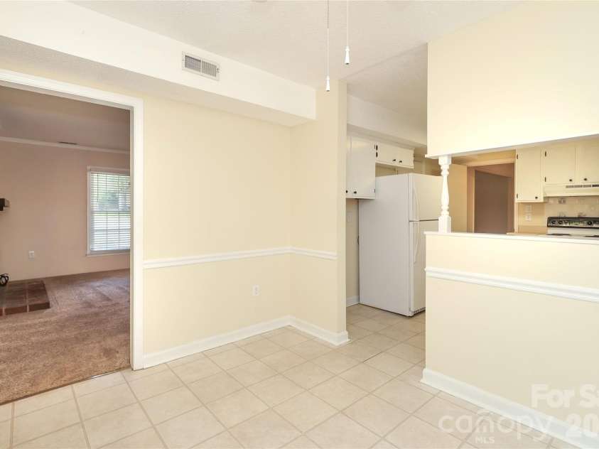 2248 Lawton Bluff Road, Charlotte, NC 28226.  MLS# CAR4399037, YatesRealty ID 36254. 