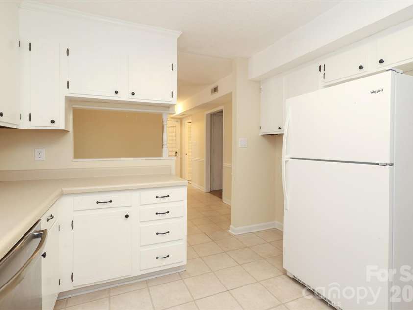 2248 Lawton Bluff Road, Charlotte, NC 28226.  MLS# CAR4399037, YatesRealty ID 36254. 