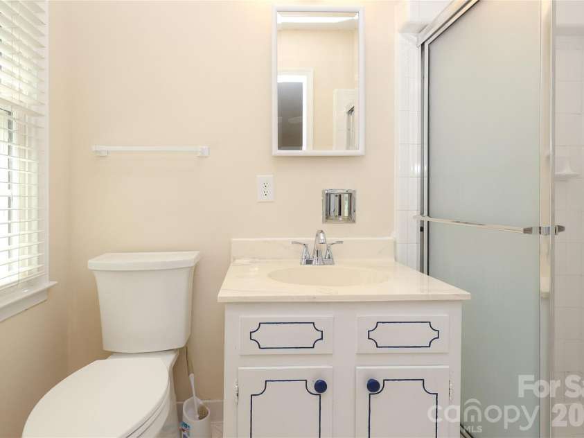 2248 Lawton Bluff Road, Charlotte, NC 28226.  MLS# CAR4399037, YatesRealty ID 36254. 