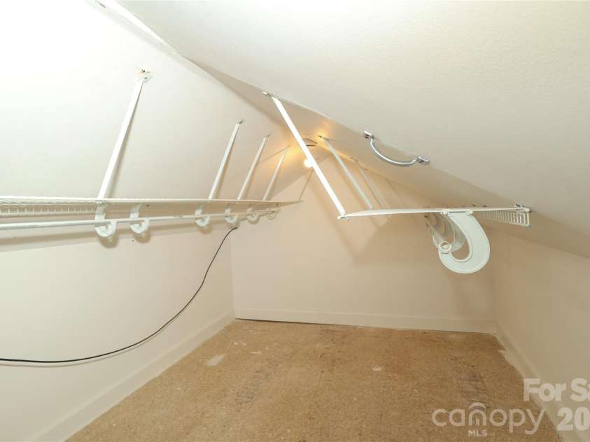 2248 Lawton Bluff Road, Charlotte, NC 28226.  MLS# CAR4399037, YatesRealty ID 36254. 