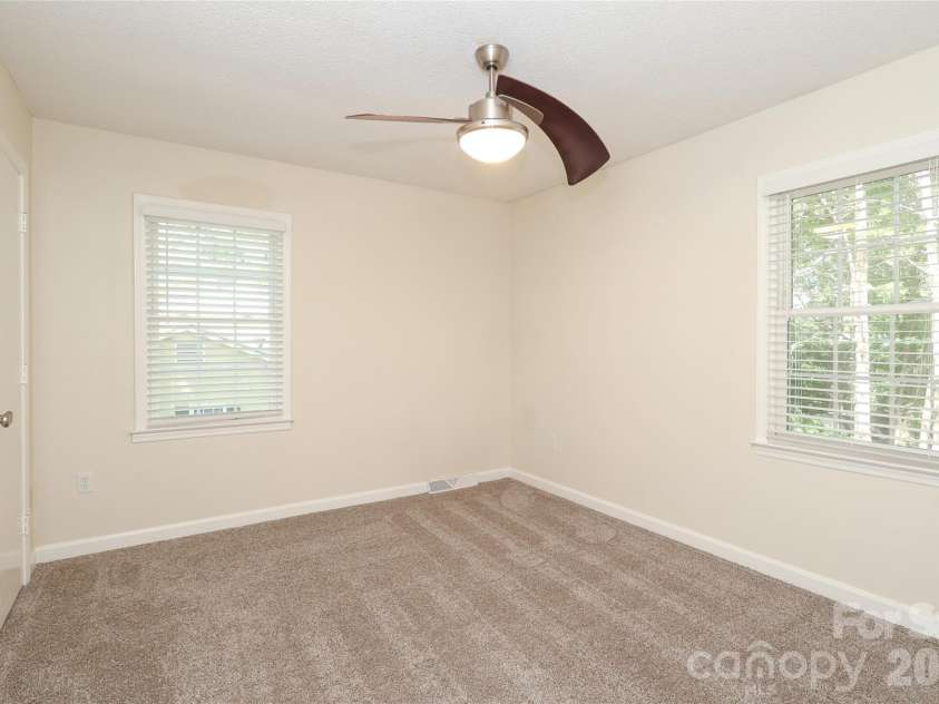 2248 Lawton Bluff Road, Charlotte, NC 28226.  MLS# CAR4399037, YatesRealty ID 36254. 