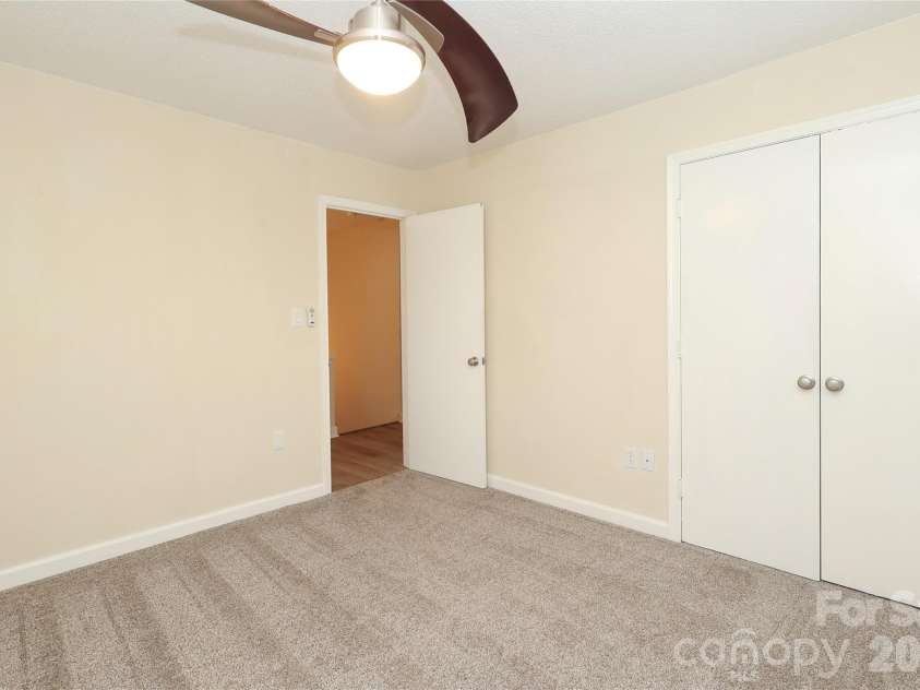 2248 Lawton Bluff Road, Charlotte, NC 28226.  MLS# CAR4399037, YatesRealty ID 36254. 