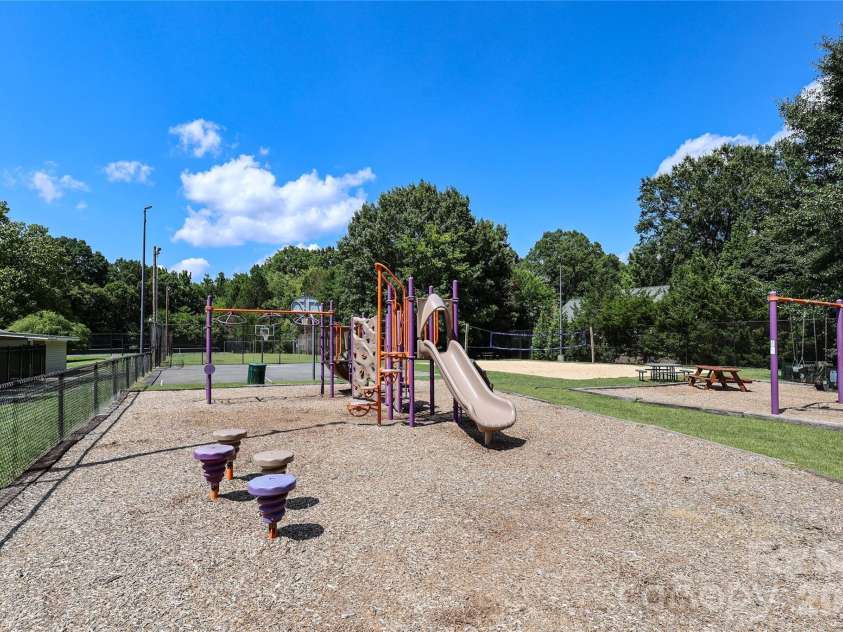 2248 Lawton Bluff Road, Charlotte, NC 28226.  MLS# CAR4399037, YatesRealty ID 36254. 