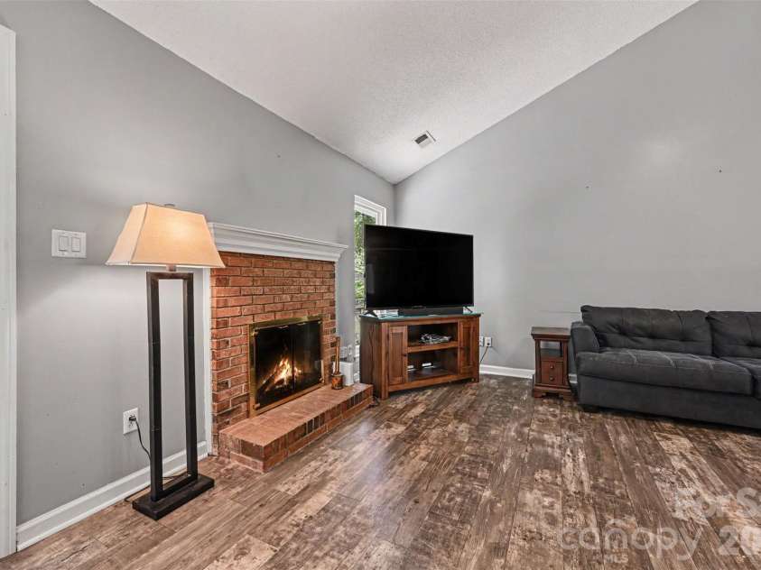 8410 Gidleigh Court, Charlotte, NC 28216.  MLS# CAR4398326, YatesRealty ID 36255. 
