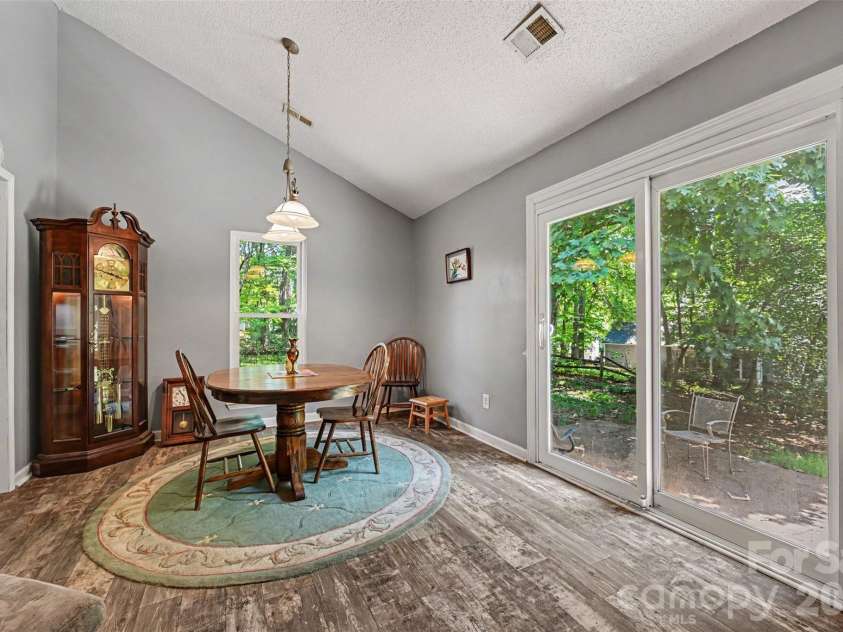 8410 Gidleigh Court, Charlotte, NC 28216.  MLS# CAR4398326, YatesRealty ID 36255. 