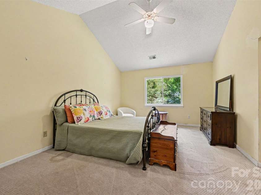 8410 Gidleigh Court, Charlotte, NC 28216.  MLS# CAR4398326, YatesRealty ID 36255. Main Bedroom