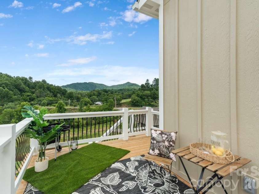 49 Grace Court, Mars Hill, NC 28754.  MLS# CAR4398069, YatesRealty ID 36256. 